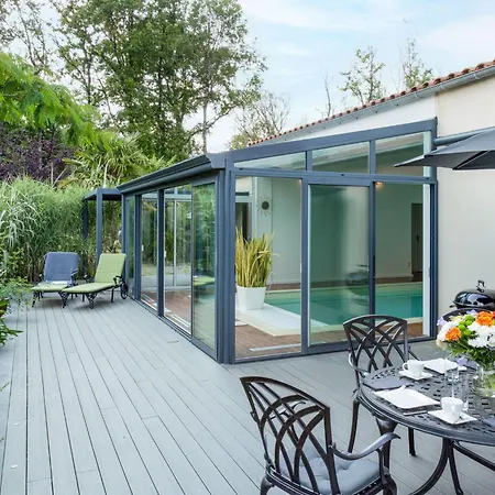 Duxcaar Merv- By Interhome Mervent