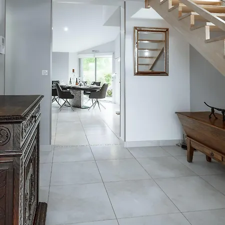 Duxcaar Merv- By Interhome