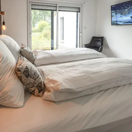 Duxcaar Merv- By Interhome