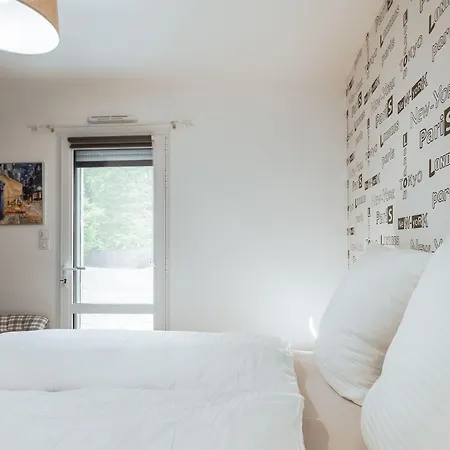 Duxcaar Merv- By Interhome