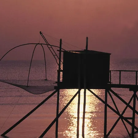 Duxcaar Merv- By Interhome *