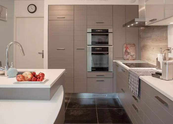 Duxcaar Merv- By Interhome *