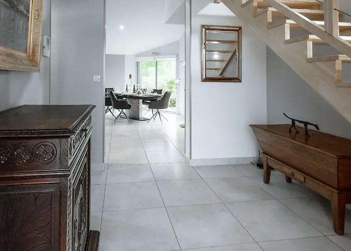 Duxcaar Merv- By Interhome